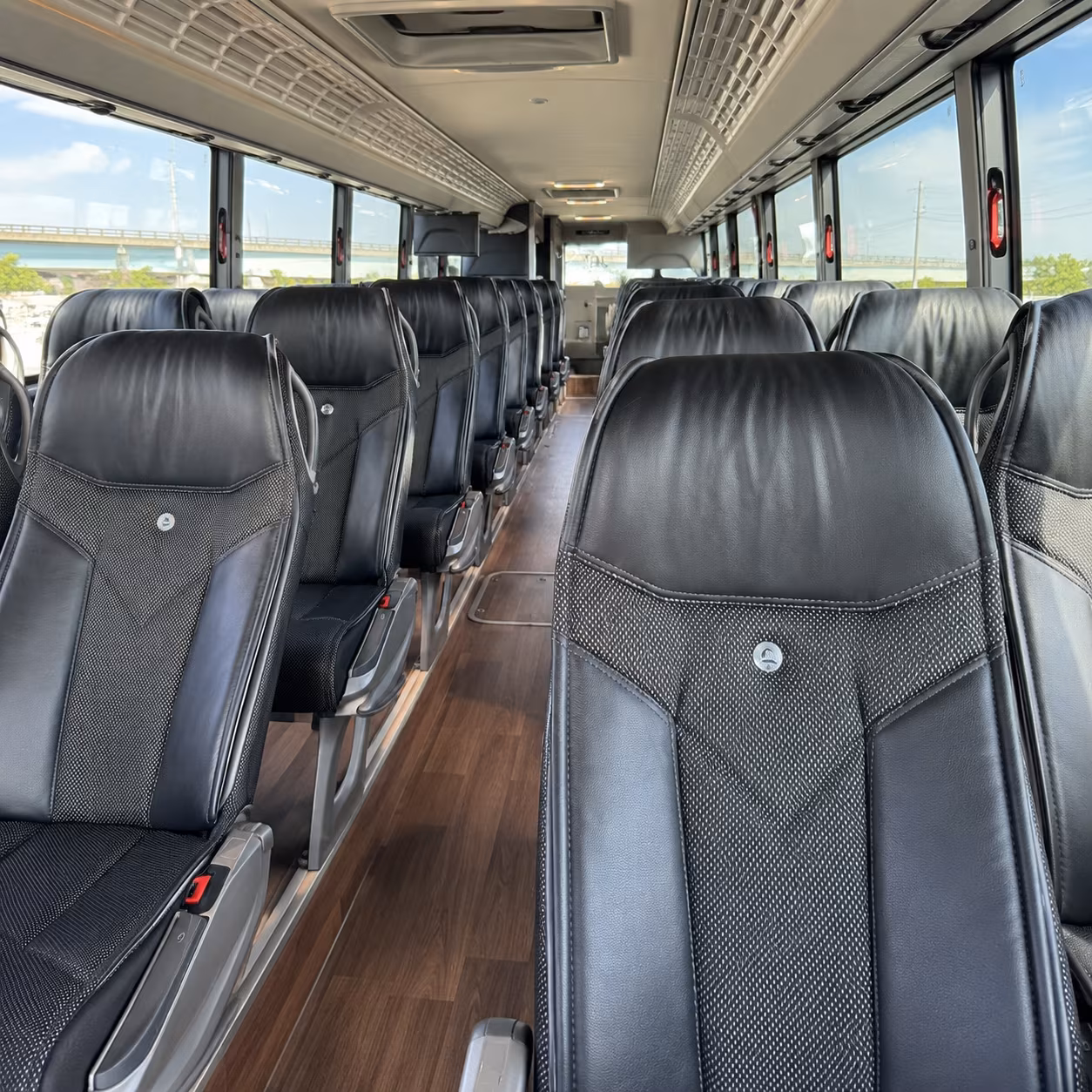 private charter buses for layovers in columbia